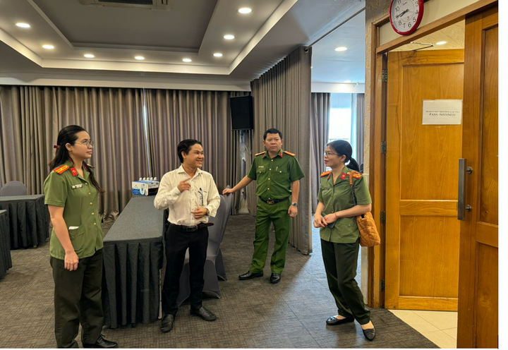 Đoàn của Bộ Công an kiểm tra công tác thực hành chống tác hại thuốc lá ở TP.HCM.