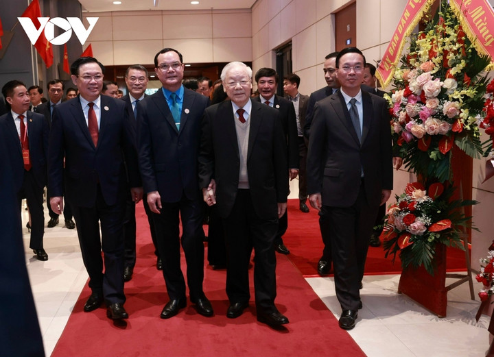 Tổng Bí thư Nguyễn Phú Trọng, Chủ tịch nước Võ Văn Thưởng, Chủ tịch Quốc hội Vương Đình Huệ tham dự Đại hội.