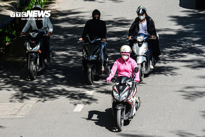 Thời tiết tại TP.HCM hôm nay 2/12, nhiều mây, ngày nắng gián đoạn, đôi lúc có mưa.