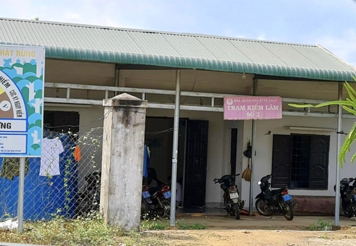 Trạm kiểm lâm số 2- Hạt kiểm lâm Khu bảo tồn thiên nhiên Ea Sô nơi ông A. công tác.