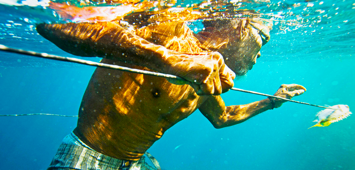 Người Bajau là những tay thợ lặn giỏi của biển cả. (Ảnh: Cory Richards/National Geographic Image Collection/Alamy Stock Photo)