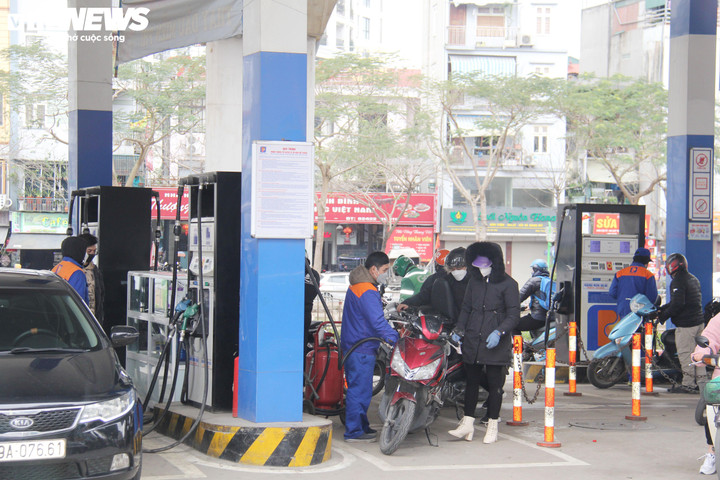 Thủ tướng cũng yêu cầu các tỉnh, thành phố nắm bắt thực trạng triển khai hóa đơn điện tử theo từng lần bán hàng để tham mưu, đề xuất giải pháp thực hiện.