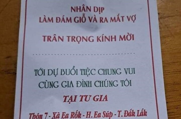 Tấm thiệp gây xôn xao mạng xã hội. (Ảnh: CTV)