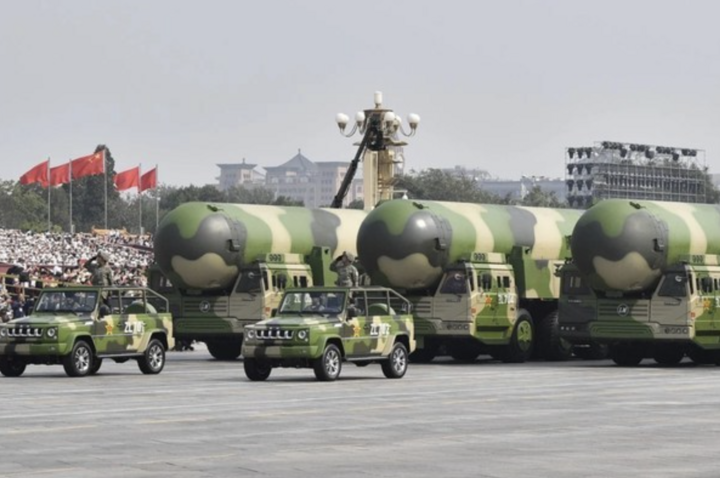 Tên lửa đạn đạo liên lục địa (ICBM) DF-41 của Trung Quốc. (Ảnh: Tân Hoa Xã)
