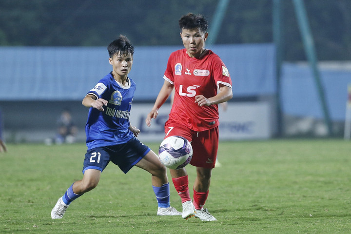 TP.HCM I (đỏ) vô địch lượt đi.