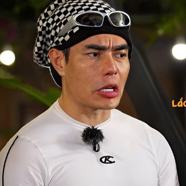 Trước đó Lê Dương Bảo Lâm cũng khiến nhiều người không hài lòng khi thuyết phục Puka "moi" tiền khán giả.