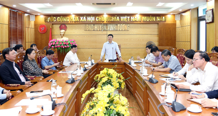 Chủ tịch UBND tỉnh Vĩnh Phúc Lê Duy Thành phát biểu tại buổi làm việc.