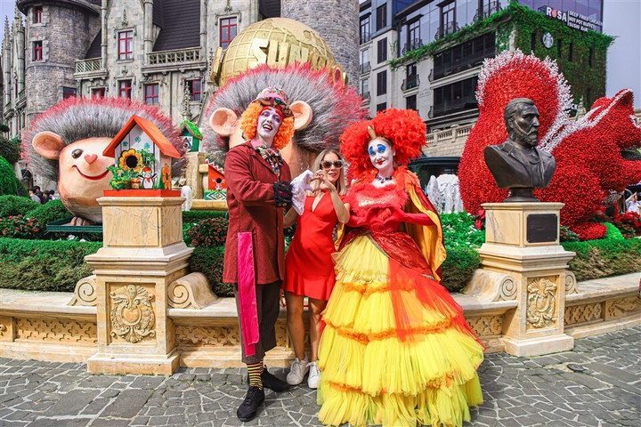 Du khách mê đắm với 'Mùa Giáng sinh trên mây' trên đỉnh Bà Nà - 10