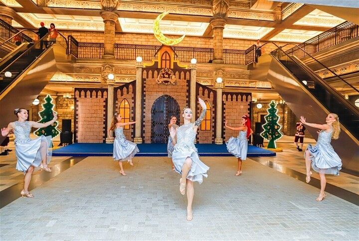 Du khách mê đắm với 'Mùa Giáng sinh trên mây' trên đỉnh Bà Nà - 6