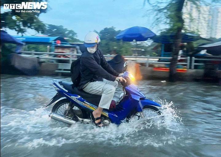 Từ chiều và đêm 6/12, nhiều địa phương có mưa vừa, có nơi mưa to và dông. (Ảnh minh họa: Lương Ý)