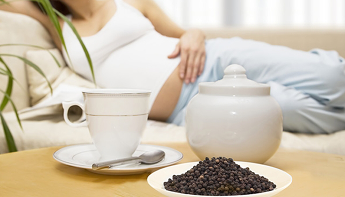 Sử dụng hạt tiêu như 1 loại trà sẽ giúp giảm mỡ bụng nhanh chóng.