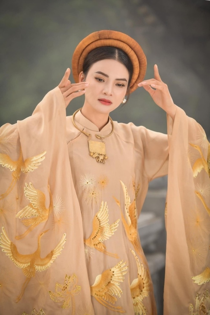 Là một người nghệ sĩ đa tài, thế nhưng Phạm Phương Thảo lại có đời tư vô cùng chông chênh khi trải qua hai lần đổ vỡ hôn nhân và chịu nhiều đắng cay. Tất cả những điều này tạo nên một Phạm Phương Thảo đa sầu, đa cảm trong âm nhạc và cuộc sống.