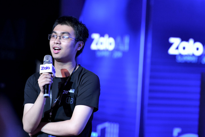 Nguyễn Quán Anh Minh, (đội thi Wecheat) đang tạm dẫn đầu bảng xếp hạng của bộ đề Background Music Generation tại Zalo AI Challenge 2023