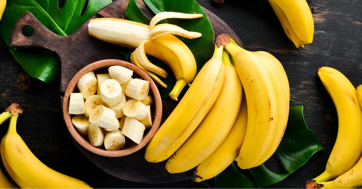 Chuối giàu kali giúp bảo vệ giác mạc. (Ảnh: Insanely good Recipes)