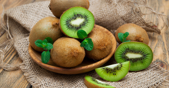 Quả Kiwi giúp giảm nguy cơ thoái hóa điểm vàng. (Ảnh: Marham)