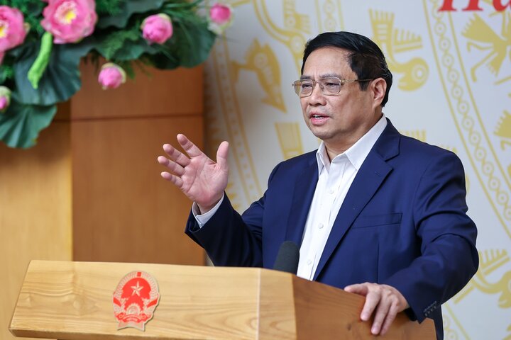Thủ tướng Phạm Minh Chính chỉ đạo hàng loạt giải pháp quyết liệt, đồng bộ để tháo gỡ khó khăn về tăng trưởng tín dụng. (Ảnh: VGP/Nhật Bắc)