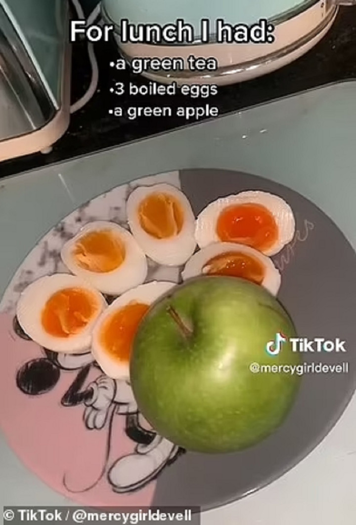 Trào lưu "ăn trứng 10 ngày giảm 5-8kg" đang được nhiều TikToker áp dụng. (Ảnh: Daily Mail)