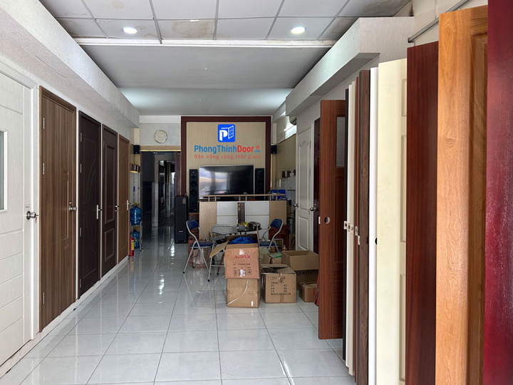 Cửa hàng Phong Thịnh Door.