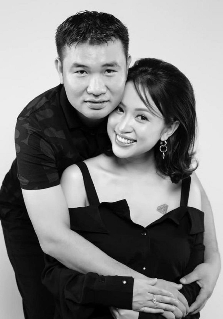 Vân Hugo và chồng.