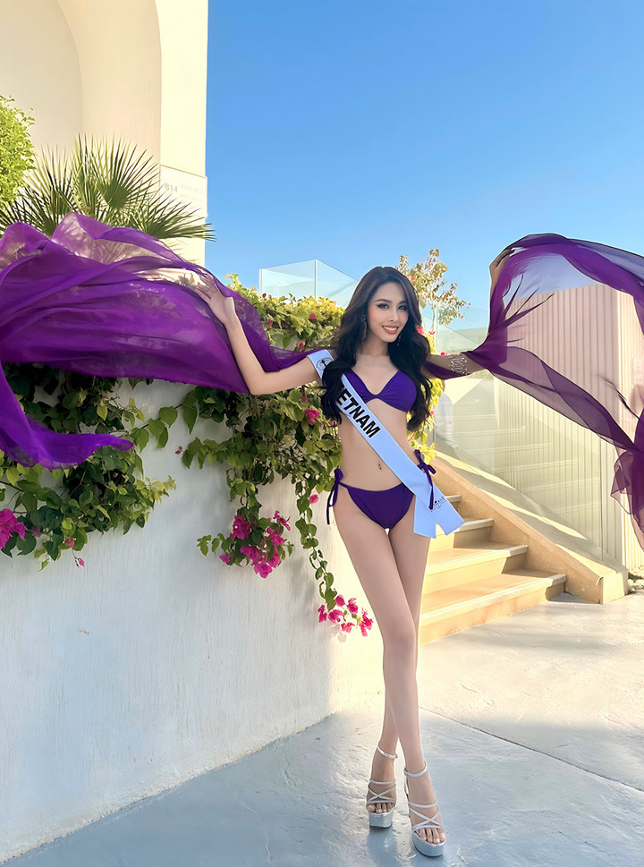 Ngọc Hằng trong phần thi bikini.