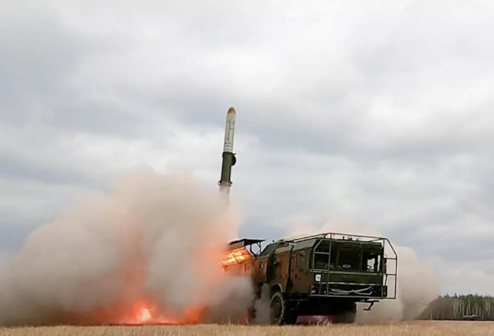 Tên lửa Nga khai hỏa trong cuộc giao tranh với Ukraine. (Ảnh: Sputnik)