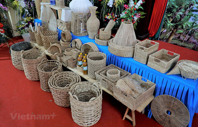 Cây chuối còn có thể dùng để làm đồ thủ công. (Ảnh: Real Farm )