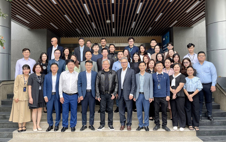 Chân dung CEO Nvidia Jensen Huang vừa sang Việt Nam, ăn đồ vỉa hè - 第8张