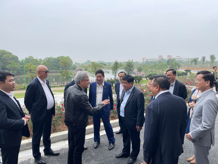 Chân dung CEO Nvidia Jensen Huang vừa sang Việt Nam, ăn đồ vỉa hè - 第5张