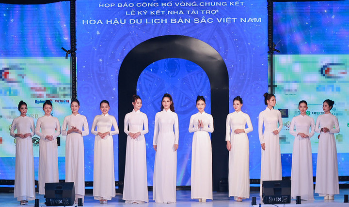 45 thí sinh của Hoa hậu Du lịch Bản sắc Việt Nam ra mắt khán giả.