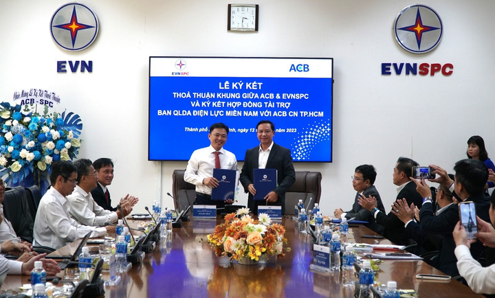 Ban QLDA Điện lực miền Nam và Ngân hàng ACB CN TP.HCM ký kết hợp đồng tín dụng để triển khai các công trình ĐTXD.