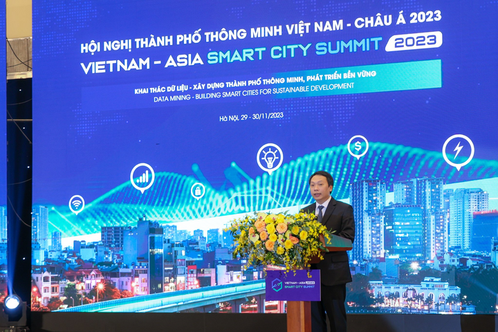 Thứ trưởng Bộ TT&TT Nguyễn Huy Dũng phát biểu tại Hội nghị thành phố thông minh Việt Nam – Châu Á 2023.