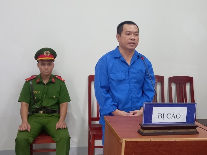 Phiên xử trực tuyến sáng 13/12.