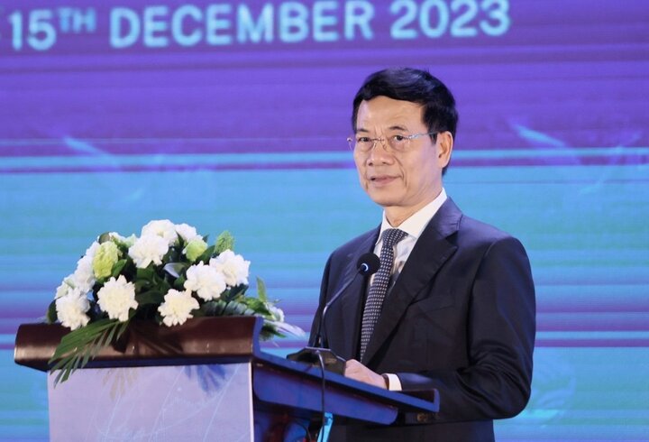 Bộ trưởng Bộ TT&TT Nguyễn Mạnh Hùng phát biểu tại Hội nghị bàn tròn cấp Bộ trưởng - Tuần lễ số Quốc tế Việt Nam lần thứ 2.