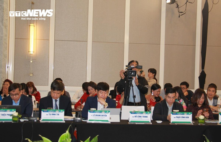 Các đại biểu tham gia diễn đàn.