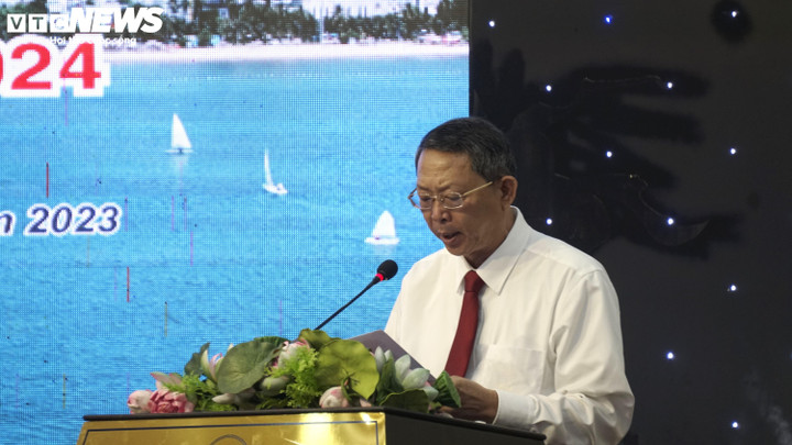 Ông Trần Văn Thanh, Giám đốc Sở Du lịch Bình Định phát biểu tại Hội nghị Tổng kết ngành du lịch năm 2023 và triển khai nhiệm vụ năm 2024 của Sở Du lịch Bình Định.