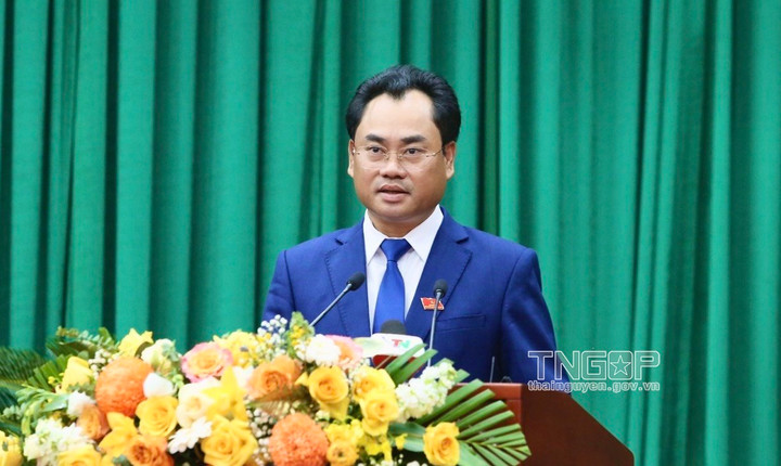 Ông Trịnh Việt Hùng, Phó Bí thư Tỉnh ủy, Chủ tịch UBND tỉnh Thái Nguyên phát biểu tại kỳ họp. (Ảnh Cổng thông tin điện tử Thái Nguyên)