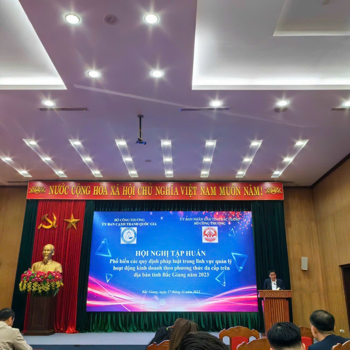 Toàn cảnh hội nghị.