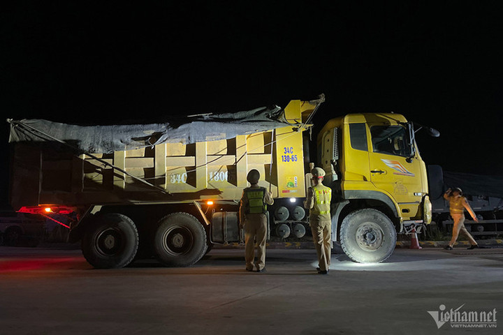 Nhiều xe cơi nới thành thùng sẽ bị xử lý.