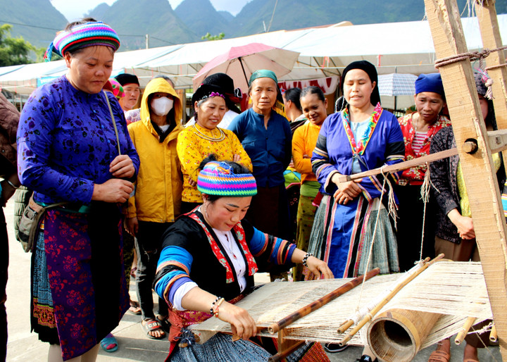 Hà Giang đổi mới tư duy, phát huy bền vững giá trị bản sắc văn hoá.