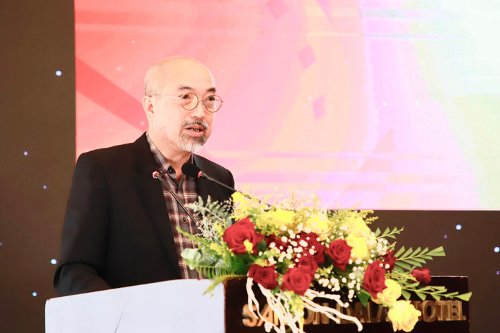 Ông Vi Kiến Thành phát biểu tại hội thảo.