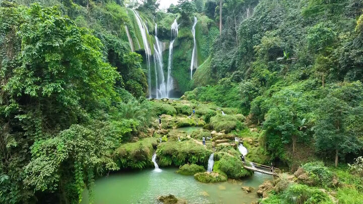 Thác Nàng Tiên - một trong những điểm du lịch độc đáo tại Mộc Châu. (Ảnh: Thiên Ân)