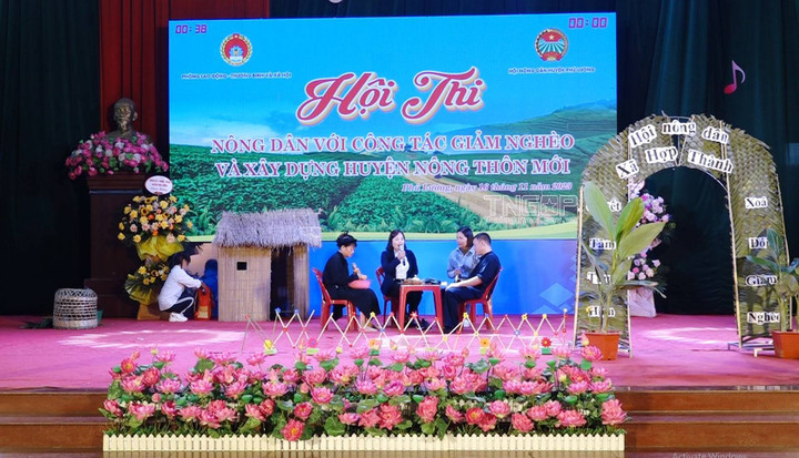 Hội thi tuyên truyền “Nông dân với công tác giảm nghèo và xây dựng huyện nông thôn mới” huyện Phú Lương. (Ảnh: CTT Thái Nguyên)