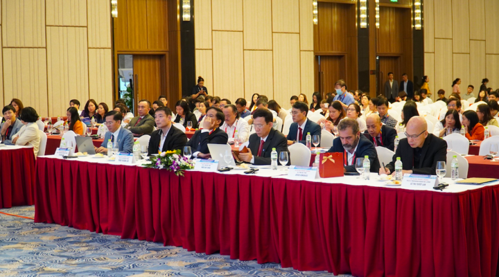 Toàn cảnh Hội nghị khoa học Hội Hô hấp Việt Nam - Hội Phổi Pháp Việt vào sáng 4/11 tại TP Hạ Long, Quảng Ninh.