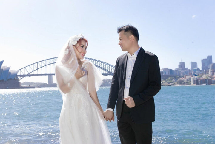 Cặp đôi mới chụp ảnh cưới tại Australia.