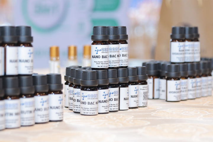 Nguyên liệu Nano Bạc NBGT được giới thiệu tại lễ ra mắt.