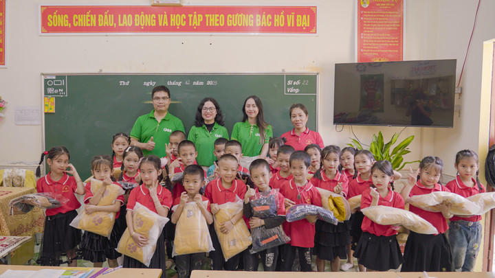 F88 trao tặng phòng tin học hiện đại cho học sinh miền núi Sơn La - 2