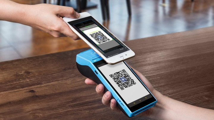 Máy SmartPOS nhỏ gọn là công cụ hỗ trợ thanh toán thông minh, tiện lợi, đáp ứng đa dạng nhu cầu thanh toán của người mua.