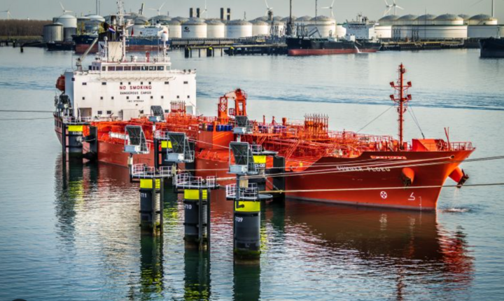 Tàu Swan Atlantic bị tấn công bởi máy bay không người lái và tên lửa đạn đạo phóng từ khu vực do Houthi kiểm soát hôm 18/12. (Ảnh: Vessel Finder)