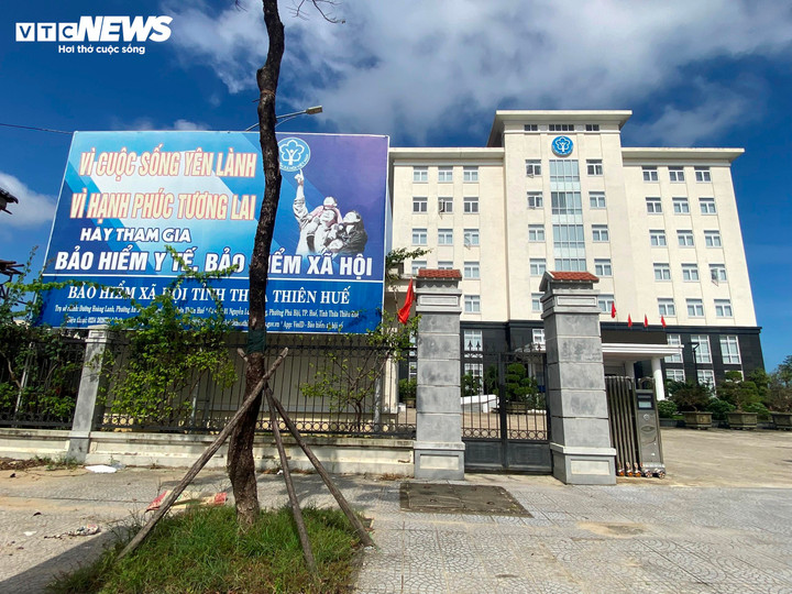 Thời gian qua, ngành BHXH Thừa Thiên - Huế thực hiện nhiều giải pháp để hạn chế rút BHXH một lần. (Ảnh: Thục Trinh)