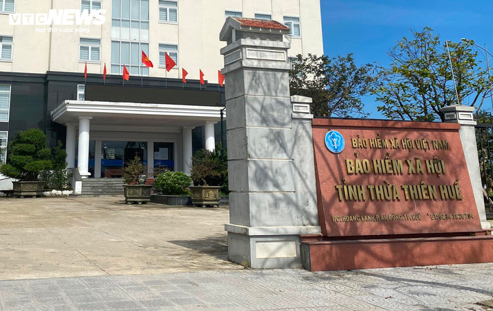 Ngành BHXH cả nước nói chung và ngành BHXH ở Thừa Thiên - Huế nói riêng luôn đẩy mạnh tuyên truyền lợi ích của BHYT đến người dân. (Ảnh: Thục Trinh)